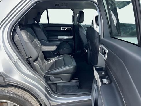 Used 2022 Ford Explorer XLT w/ Equipment Group 202A AWD/4WD image 20