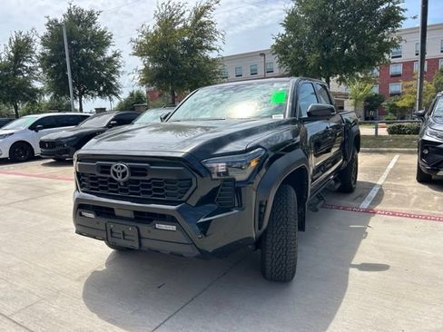 Used 2024 Toyota Tacoma TRD Off-Road w/ TRD Off Road Premium Package AWD/4WD image 9