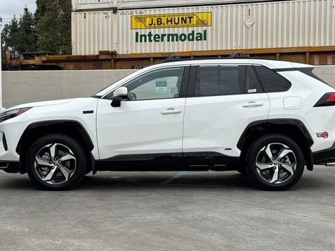 Used 2024 Toyota RAV4 SE w/ Weather & Moonroof Package AWD/4WD image 9