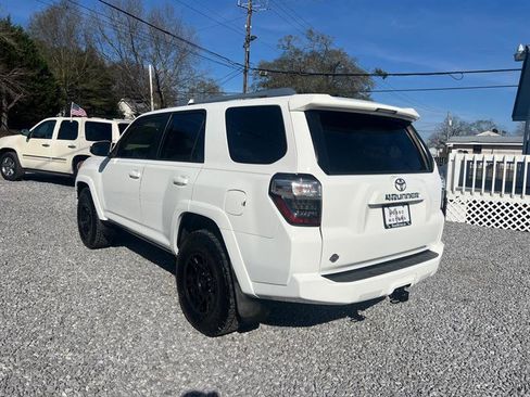 Used 2015 Toyota 4Runner SR5 Premium image 4