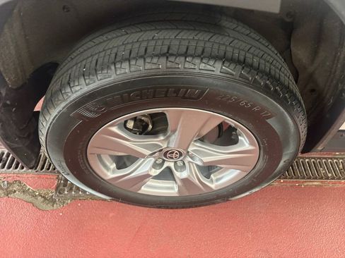 Used 2025 Toyota RAV4 XLE w/ Convenience Package image 23