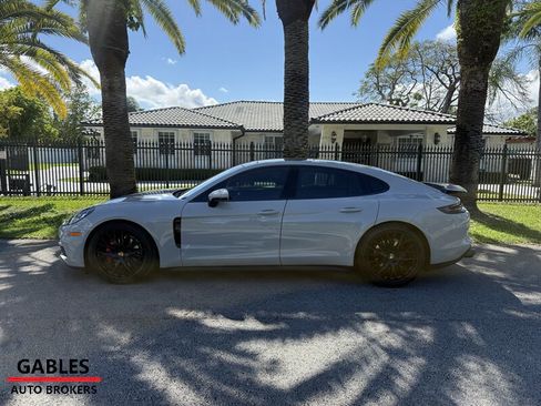 Used 2017 Porsche Panamera 4 image 8