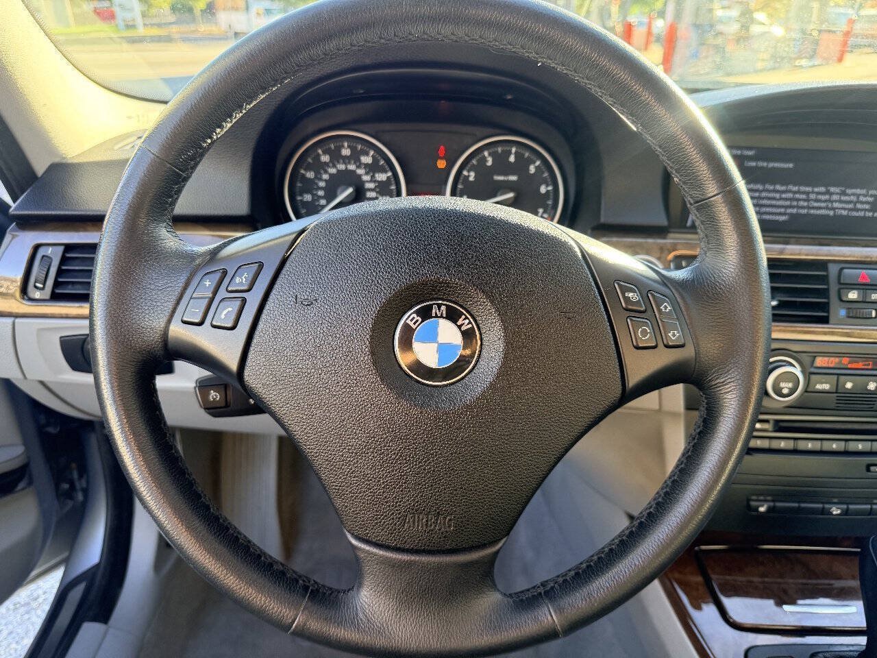 Used 2009 BMW 328i xDrive Wagon AWD/4WD image 11