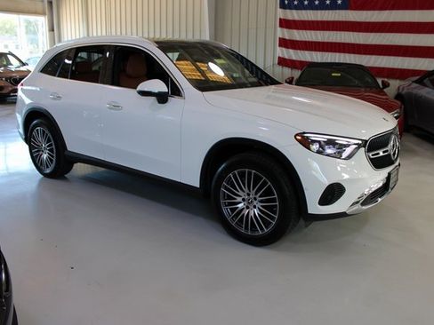 Used 2023 Mercedes-Benz GLC 300 4MATIC w/ Pinnacle Trim Package image 43