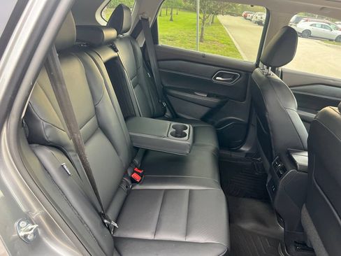 Used 2021 Nissan Rogue SV w/ Premium Package FWD image 19
