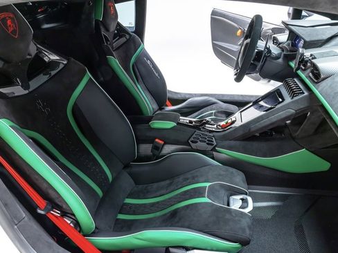 Used 2024 Lamborghini Huracan Sterrato AWD/4WD image 38