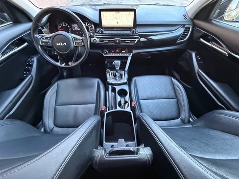 Used 2022 Kia Seltos EX image 27