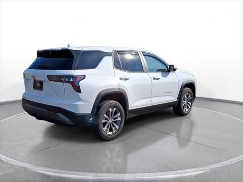 Used 2025 Chevrolet Equinox LT w/ Safety and Technology Package image 8