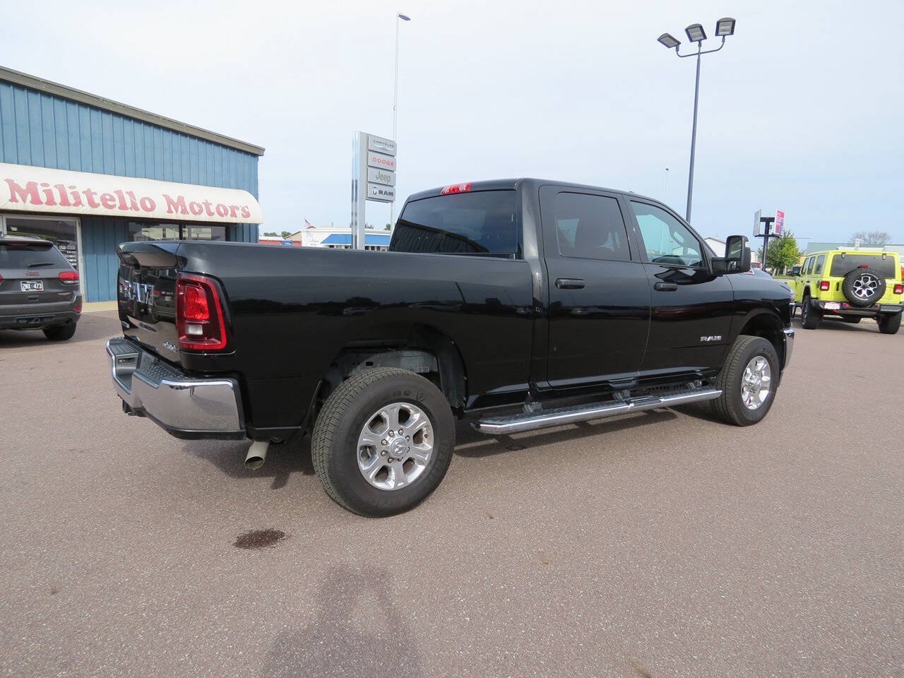 Used 2026 RAM 2500 Big Horn AWD/4WD image 7