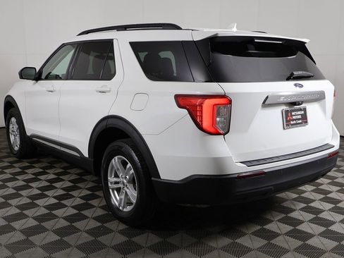 Used 2022 Ford Explorer XLT image 9