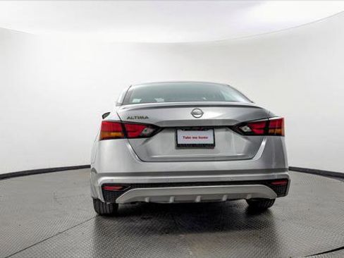 Used 2024 Nissan Altima 2.5 S image 7