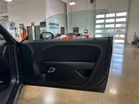 Used 2017 Dodge Challenger R/T image 32