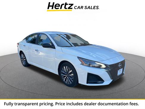 Used 2025 Nissan Altima 2.5 SV FWD image 1