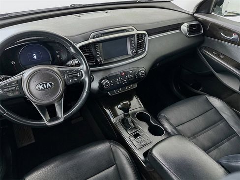 Certified 2018 Kia Sorento EX w/ EX Advanced Touring Package image 30