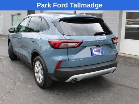Used 2025 Ford Escape Active w/ Cold Weather Package FWD image 2