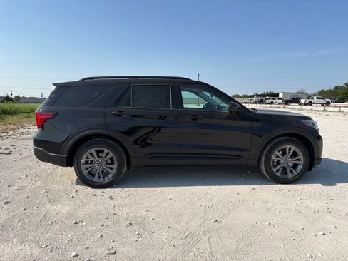 New 2026 Ford Explorer Active w/ Active Comfort Package AWD/4WD image 12