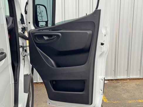 Used 2021 Mercedes-Benz Sprinter 2500 w/ Driver Convenience Package image 28