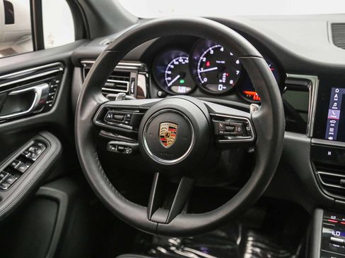 Certified 2026 Porsche Macan AWD/4WD image 19