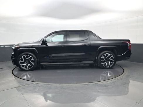 Certified 2025 Chevrolet Silverado EV RST AWD/4WD image 8