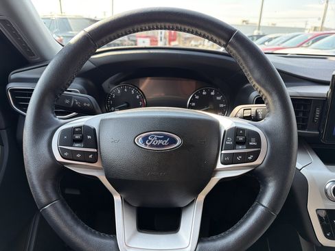 Used 2023 Ford Explorer XLT w/ Equipment Group 202A AWD/4WD image 14
