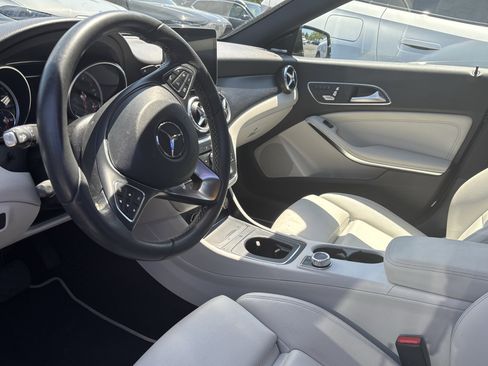 Used 2018 Mercedes-Benz CLA 250 4MATIC image 38