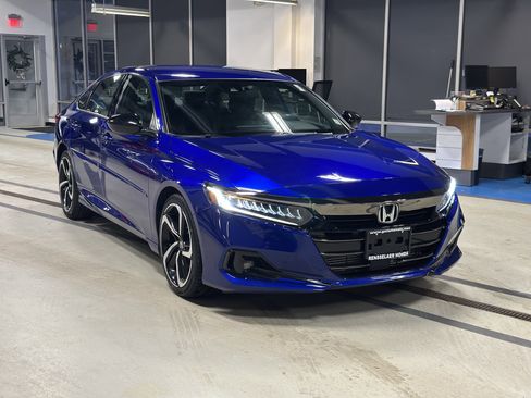 Used 2022 Honda Accord Sport image 3
