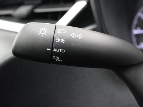 Used 2025 Toyota Corolla LE FWD image 22