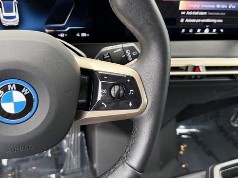 Used 2025 BMW iX xDrive50 image 26