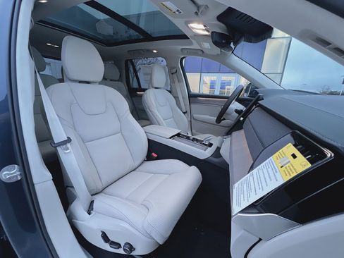 New 2026 Volvo XC90 B6 Ultra w/ Lounge Package image 27