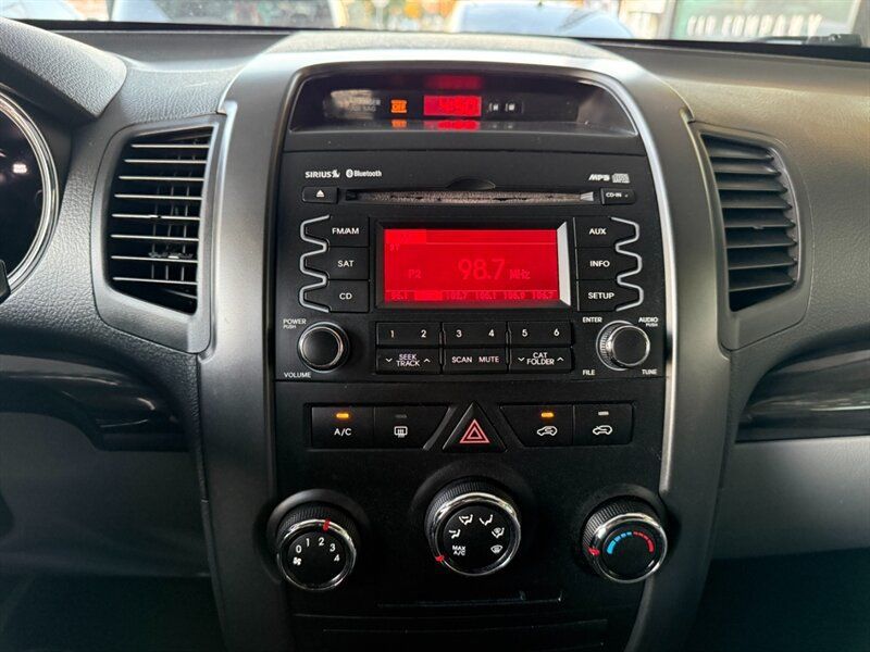 Used 2011 Kia Sorento LX AWD/4WD image 30