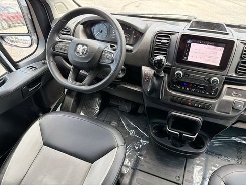 Used 2023 RAM ProMaster 2500 FWD image 11