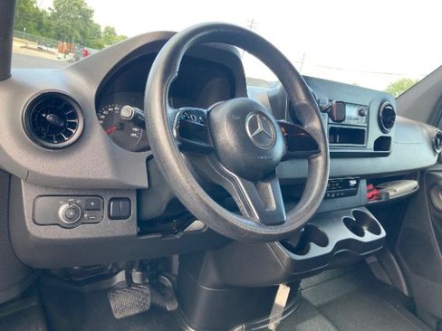 Used 2019 Mercedes-Benz Sprinter 144 image 14