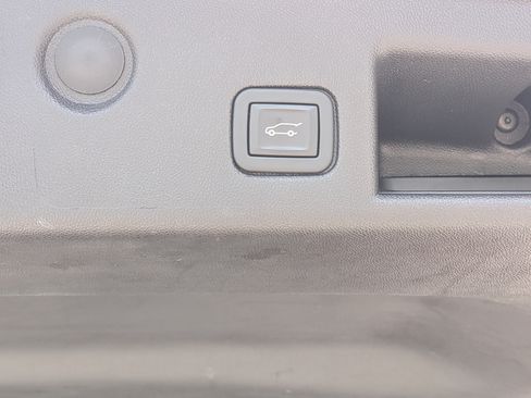 Used 2024 Chevrolet Equinox LT FWD image 14