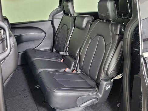 New 2026 Chrysler Pacifica Select image 27
