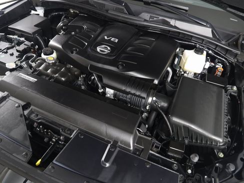 Used 2024 Nissan Armada SL w/ Captain's Chairs Package image 19
