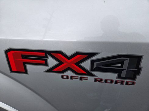 Used 2018 Ford F150 XLT w/ Equipment Group 302A Luxury AWD/4WD image 13