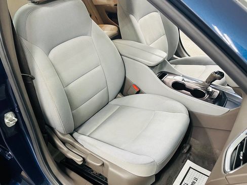 Used 2020 Chevrolet Malibu LT image 24