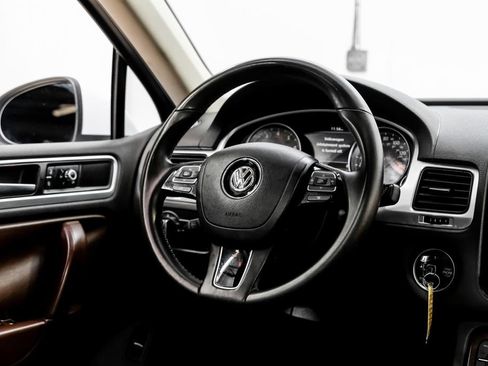 Used 2014 Volkswagen Touareg VR6 AWD/4WD image 21