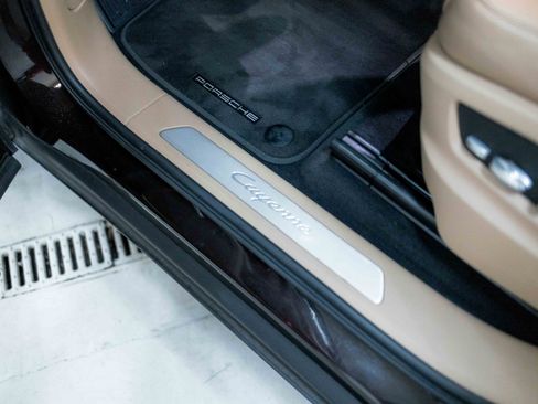 Used 2019 Porsche Cayenne image 36