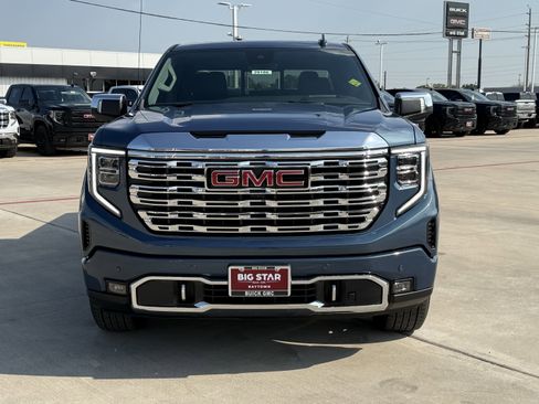 New 2026 GMC Sierra 1500 Denali w/ Technology Package image 8