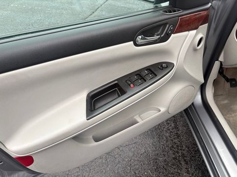 Used 2006 Chevrolet Impala LT w/ Preferred Equipment Group image 15