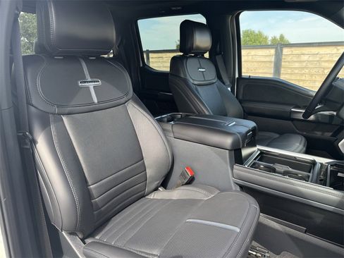 Used 2025 Ford F350 Platinum w/ FX4 Off-Road Package image 19