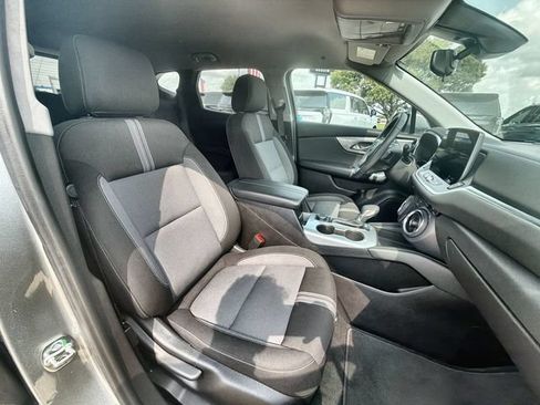 Used 2025 Chevrolet Blazer LT FWD image 27