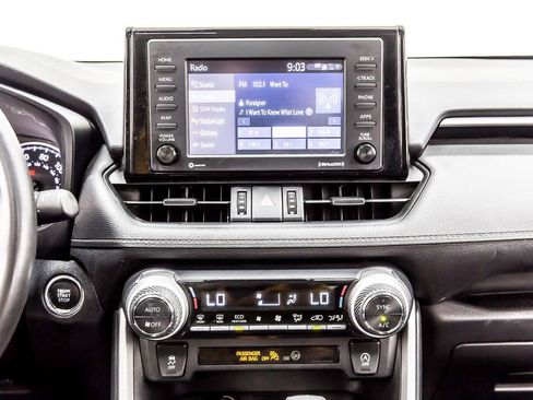 Used 2020 Toyota RAV4 XLE Premium image 18