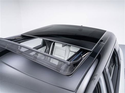 New 2026 Land Rover Range Rover Evoque S image 13