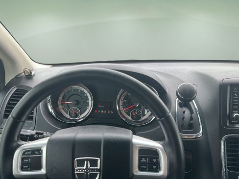 Used 2017 Dodge Grand Caravan SE w/ Power Window Group FWD image 13