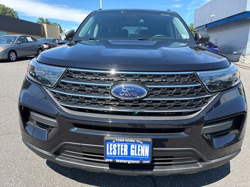 Used 2023 Ford Explorer XLT AWD/4WD image 4