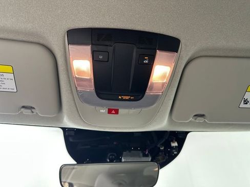 Used 2024 Kia Niro EX image 24