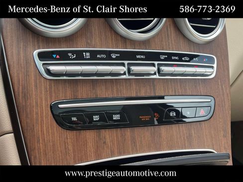 Used 2021 Mercedes-Benz GLC 300 4MATIC image 24