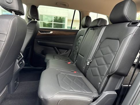 Used 2026 Volkswagen Atlas SE AWD/4WD image 25